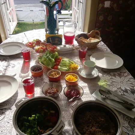 Kuelalistemaja بيت ضيافة Leesi